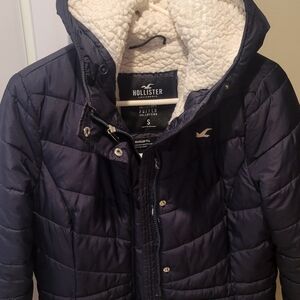 Hollister Dark Blue Puffer Jacket with Cream Sherpa Lining